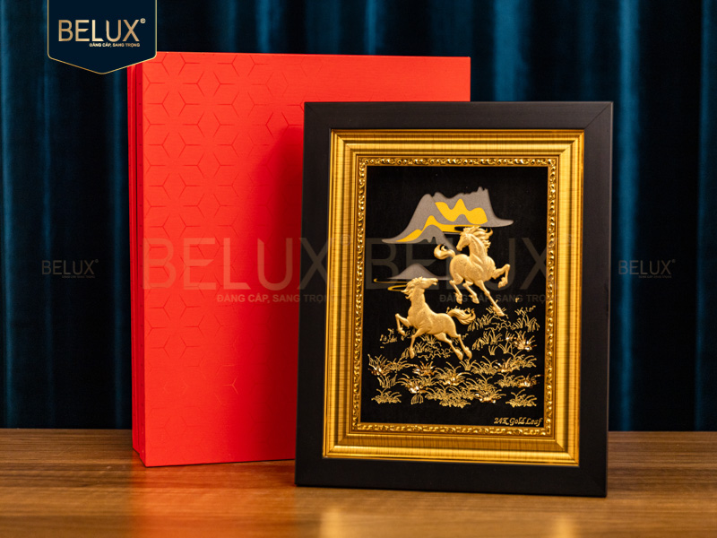 Tranh Quà Tặng Mã Đáo Thành Công Dát Vàng 24k (Mẫu Song Mã) – Khúc Khải Hoàn Ca Của Sự Đồng Hành